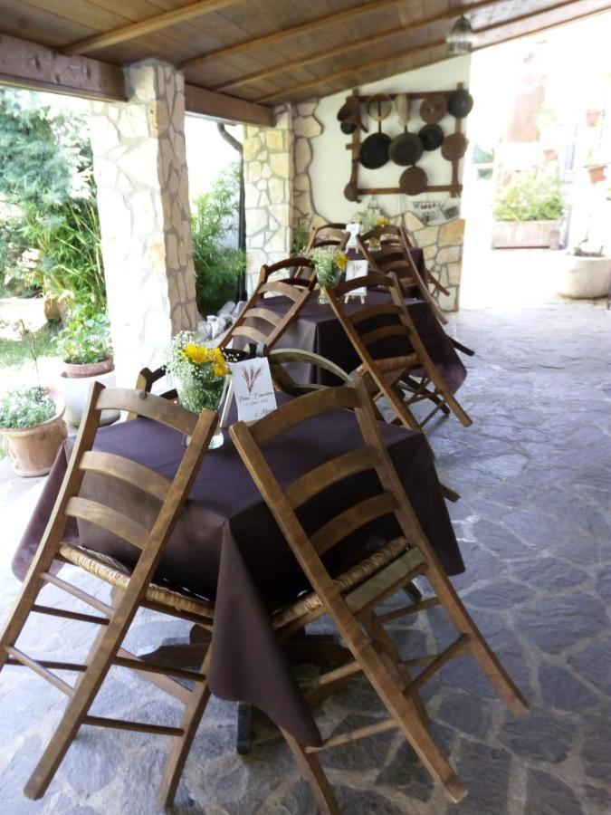 Agriturismo Tre Santi Villa Padula Exterior photo